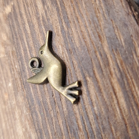 Flying dove brass charm - Picture 2 of 2